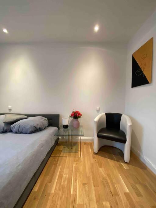 Luxury Apartment With Air Conditioning & Jaccuzzi Near Frankfurt Wiesbaden Hofheim am Taunus Luaran gambar