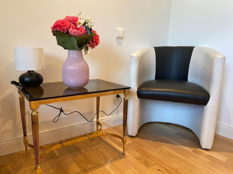 Luxury Apartment With Air Conditioning & Jaccuzzi Near Frankfurt Wiesbaden Hofheim am Taunus Luaran gambar